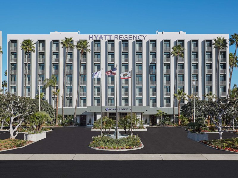 Radisson Hotel Newport Beach