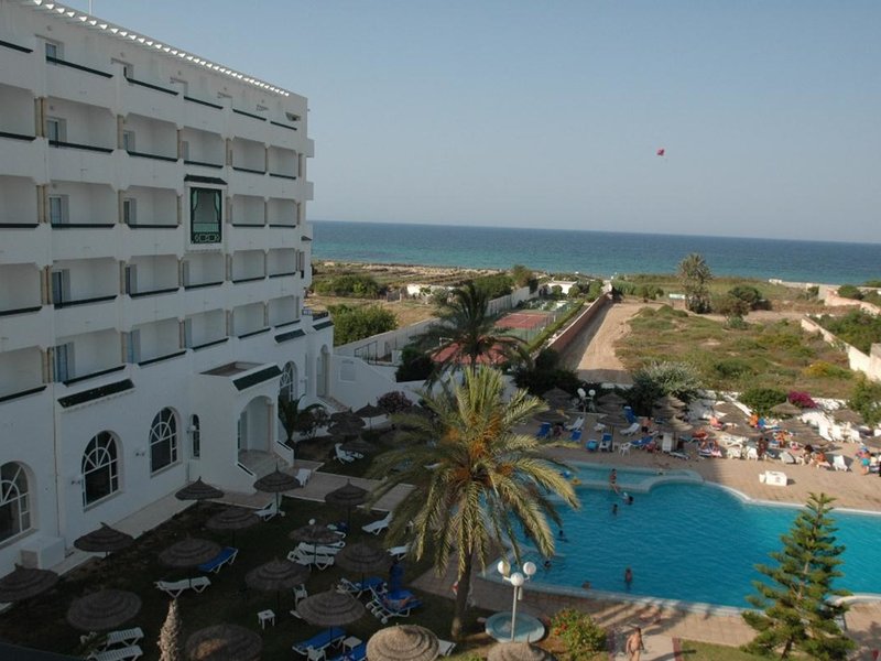 Hotel Jinene Beach