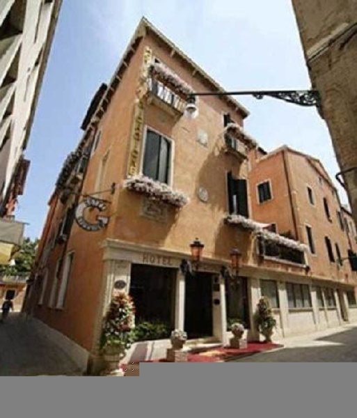 Dieses Hotel de Charme befindet sich in zentraler, doch ruhiger Lage in Venedig. Giorgione