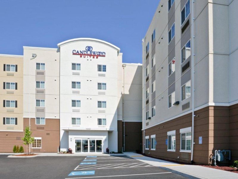 Candlewood Suites Portland International Airport