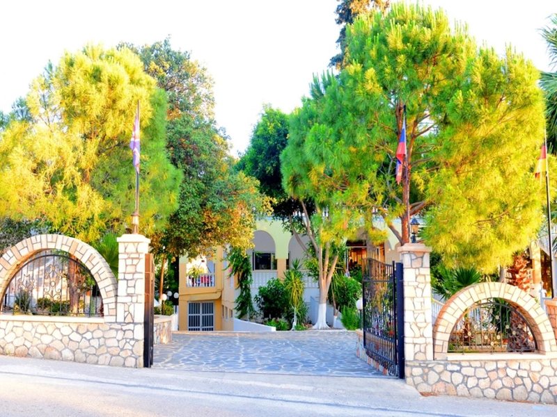 Pefkos Garden