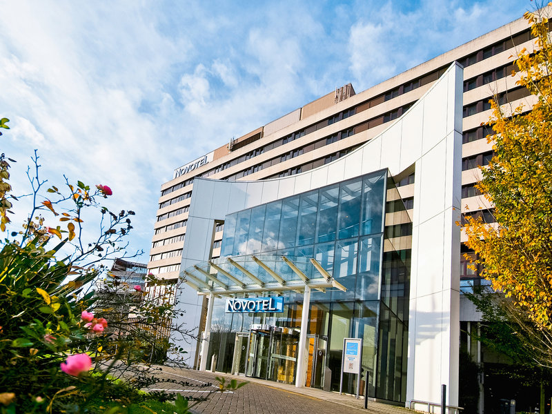 Novotel London West