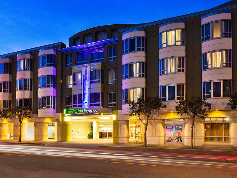 Holiday Inn Express Fishermans Wharf